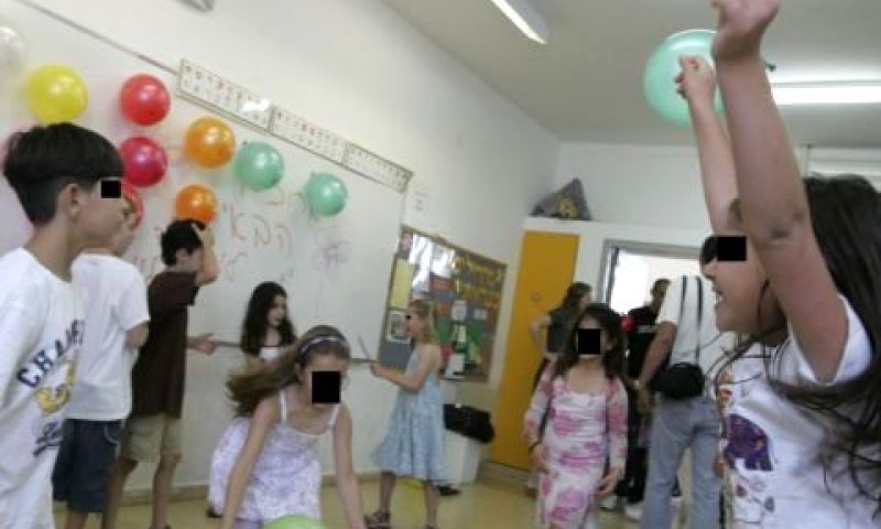 הדבקת הילד בווירוס כשהוא עדיין מתון [צילום: פלאש 90]