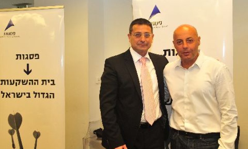 רונן טוב, מנכ''ל פסגות (משמאל) וחיים היימן, מנכ''ל סוכנות היימן [צילום: גיא חמוי]