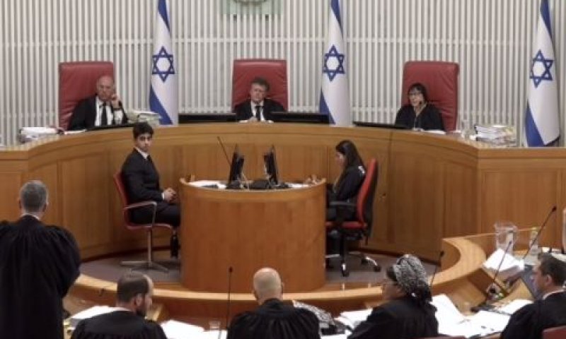 סולברג, עמית וכנפי-שטייניץ בדיון בנוגע ל"פגסוס" [צילום: לע"מ, הרשות השופטת]