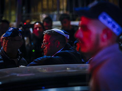 השר איתמר בן-גביר בזירת הפיגוע [צילום: אוליביה פיטוסי/פלאש 90]