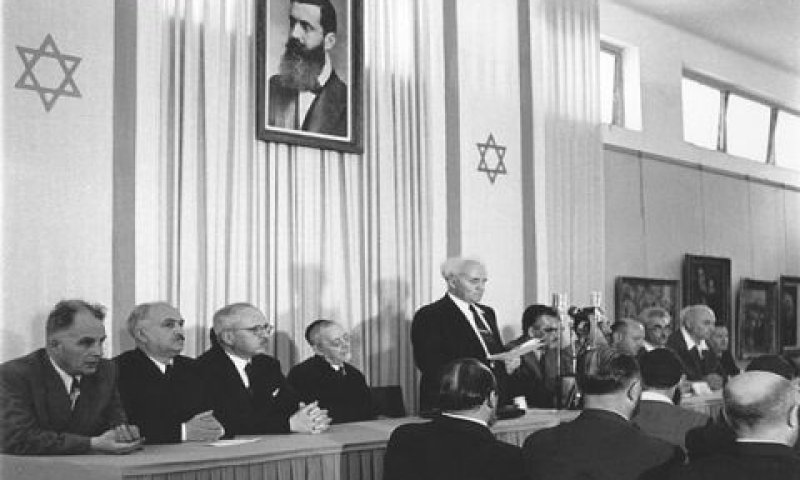 בניין היסטורי לכל הדעות [צילום: ש.ויסנשטין]