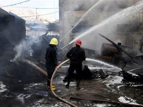 זירת הפיצוץ בדמשק [צילום: AP]