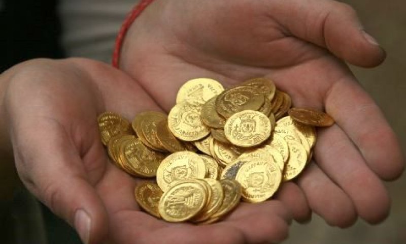 אספנים של פיסות היסטוריה [אילוסטרציה: פלאש 90]