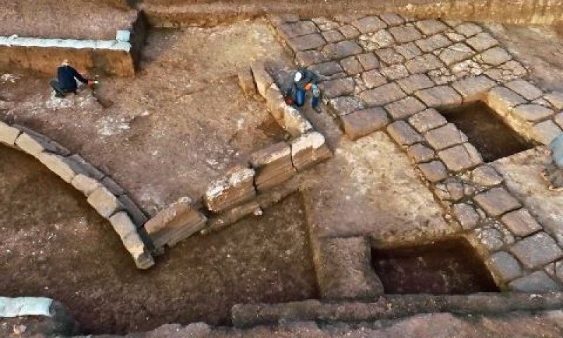 חפירת רשות העתיקות במגידו [צילום: אמיל אלג'ם, רשות העתיקות]