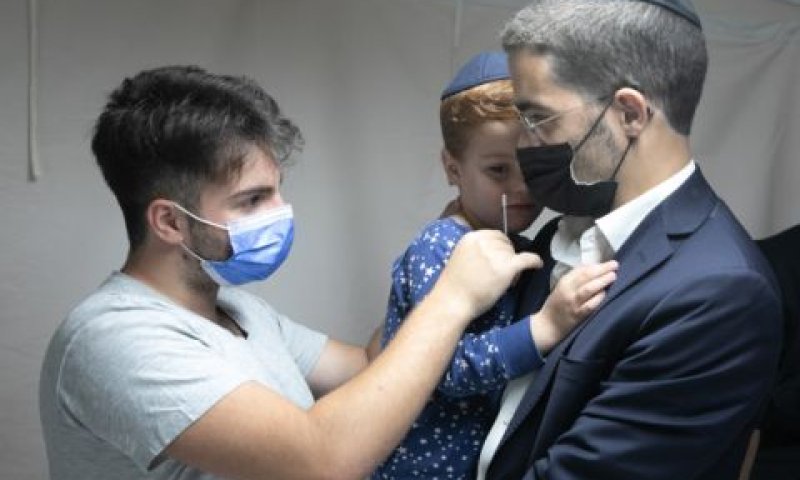 בדיקת אנטיגן של מד"א בלוד [צילום: יוסי אלוני/פלאש 90]