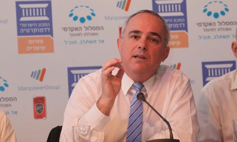 שטייניץ בפורום קיסריה, היום [צילום: יוסי זמיר]