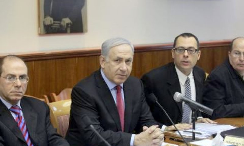 נתניהו בישיבת הממשלה [צילום: פלאש 90]