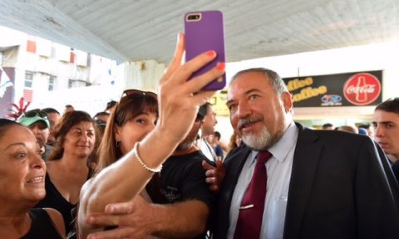 ליברמן בבקו"ם [צילום: אריאל חרמוני]
