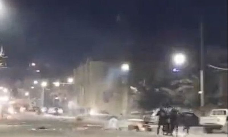 ירי חי ברחובות בשבוע השני למחאה [צילום: רשתות אירניות]