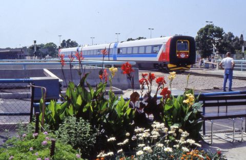 מערך IC3 מס' 01 עובר בחיפה בדרכו חזרו מנסיעת המבחן הראשונה שלו בארץ, 18.06.92 [צילום: פול קוטרל]