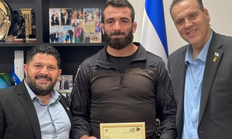 מיקי זוהר, רפי ארונוב, אלמוג כהן
