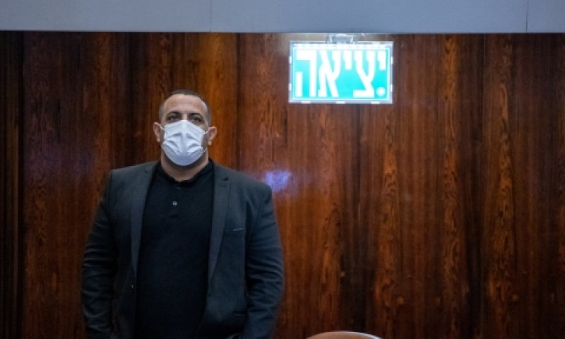 סגן השר אביר קארה, נאלץ להתקפל [צילום: יונתן זינדל, פלאש 90]