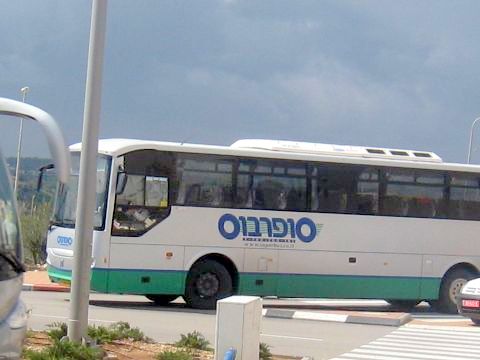 סופרבוס. השתפרה משמעותית, אבל הסתרת הנתונים גורמת לחברה נזק תדמיתי [יח"צ]