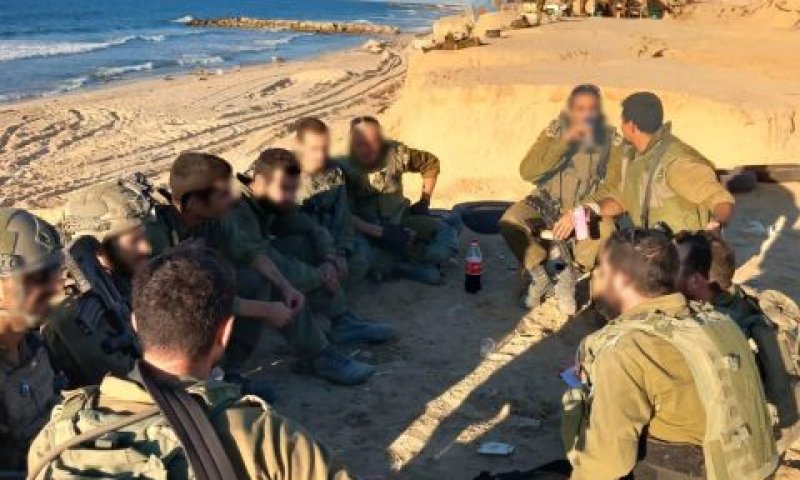 שיחות בעומק הרצועה [צילום: דובר צה''ל]