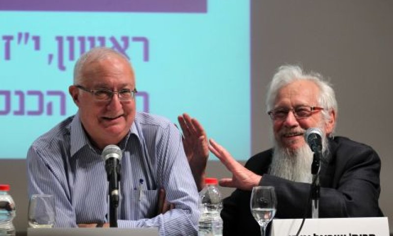 אומן וטרכטנברג. משני צידי המתרס [צילום: מירי צחי]