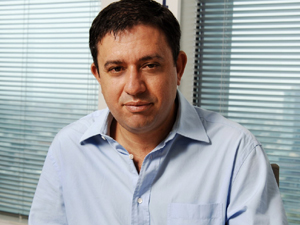 המנכ"ל, אבי גבאי. ממתינים להחלטת שר התקשורת