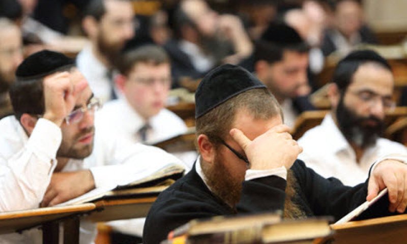 מאמצים את העיניים [צילום אילוסטרציה: יעקב נעמי/פלאש 90]