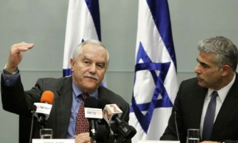 הקלה לצרכנים במדפי הגבינות [צילום: פלאש 90]
