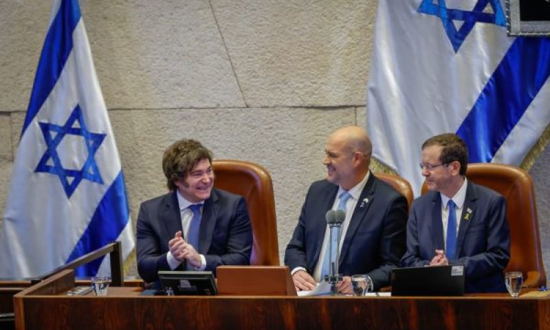 נשיא ארגנטינה עם נשיא המדינה ויו"ר הכנסת [צילום: נועם מושקוביץ/דוברות הכנסת]