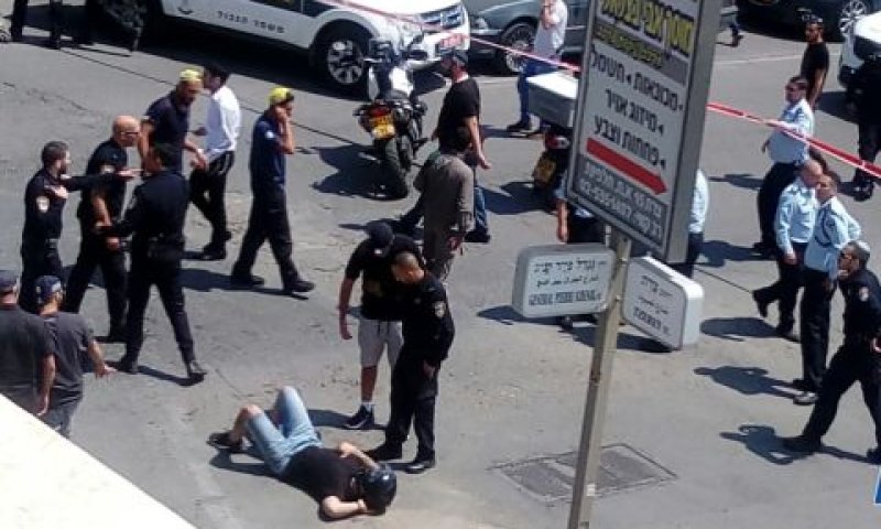 זירת האירוע בקניון הדר בי-ם