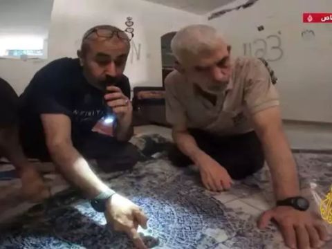 מוחמד דף עם עז א-דין אל-חדאד [צילום: אל-ג'זירה]