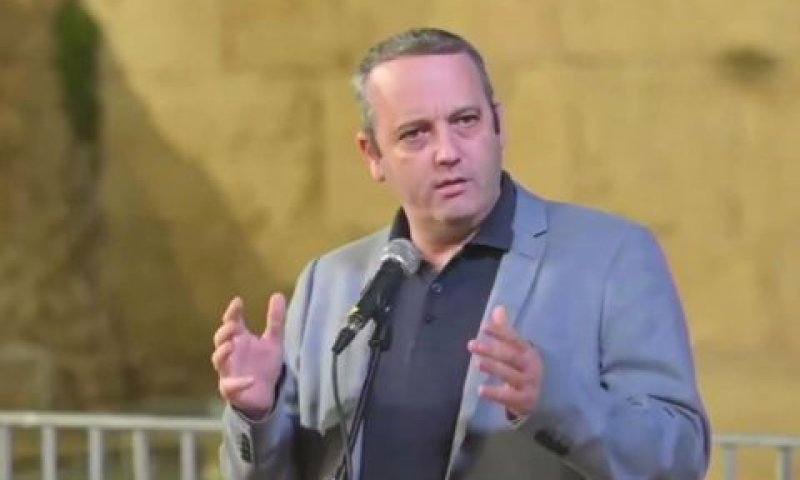 גלעד קריב