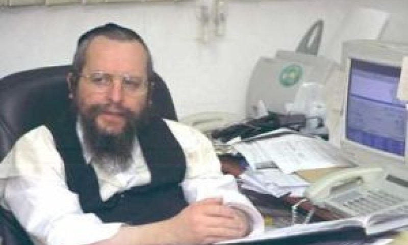 הרב אלימלך פירר במשרדו בבני ברק [צילום: לע"מ]