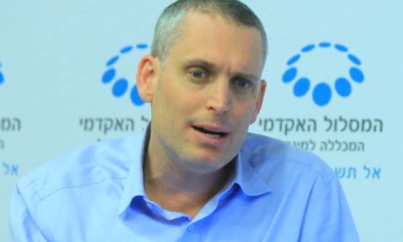 ליכט. אור ירוק משפטי [צילום: שלומי מזרחי]