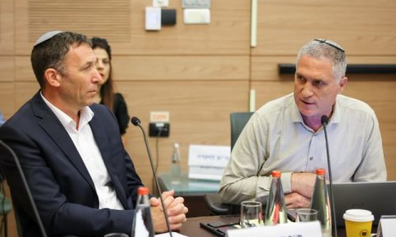 צבי טסלר ומתן כהנא [צילום: נועם מושקוביץ/דוברות הכנסת]
