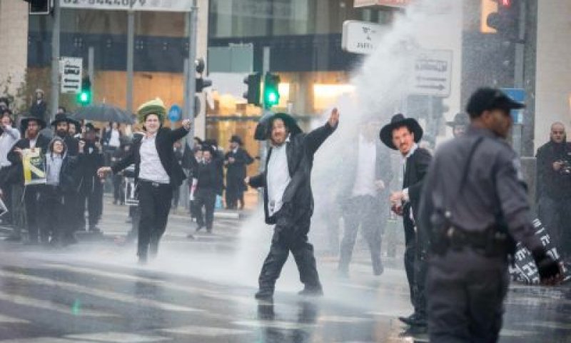 הפגנת החרדים בירושלים, היום [צילום: פלאש 90]