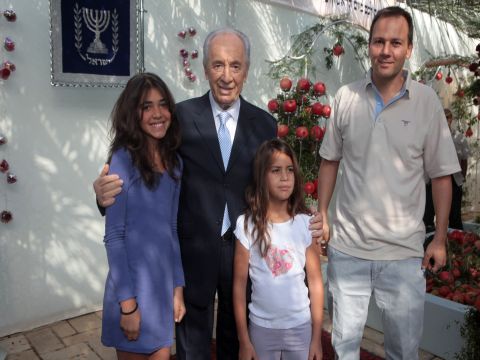 נשיא המדינה, שמעון פרס. מצפים לאושפיז יקר