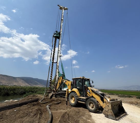 עבודות פרויקט מפעל ניקוז ושינוי מערך הגשרים בתעלה המערבית [צילום: רשות ניקוז ונחלים כינרת]
