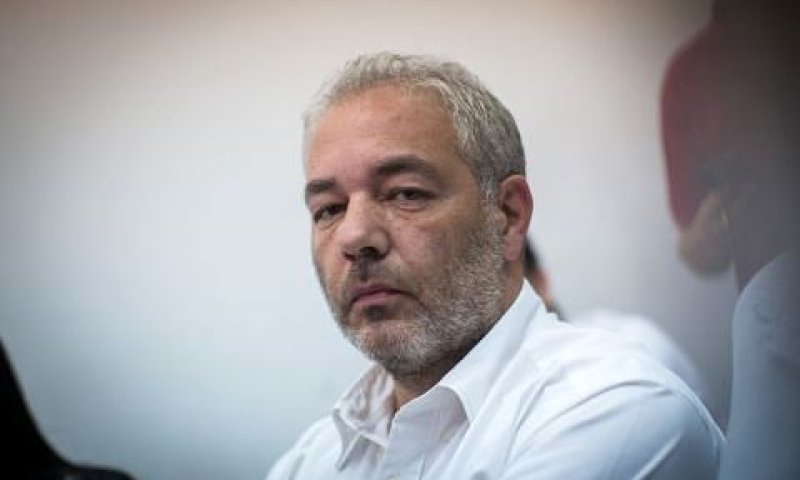 פישר. עמדות הפוכות [צילום: פלאש 90]