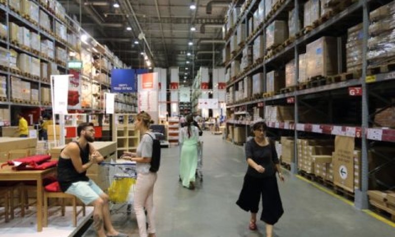 על המוצר או האריזה [צילום: יעקב נחומי, פלאש 90]