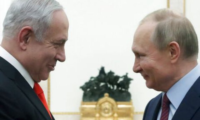 פוטין ונתניהו. שיחה טלפונית [צילום: מקסים שמטוב/AP]