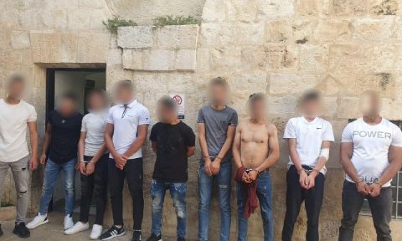 מעצר ערבים בירושלים [צילום: דוברות המשטרה]