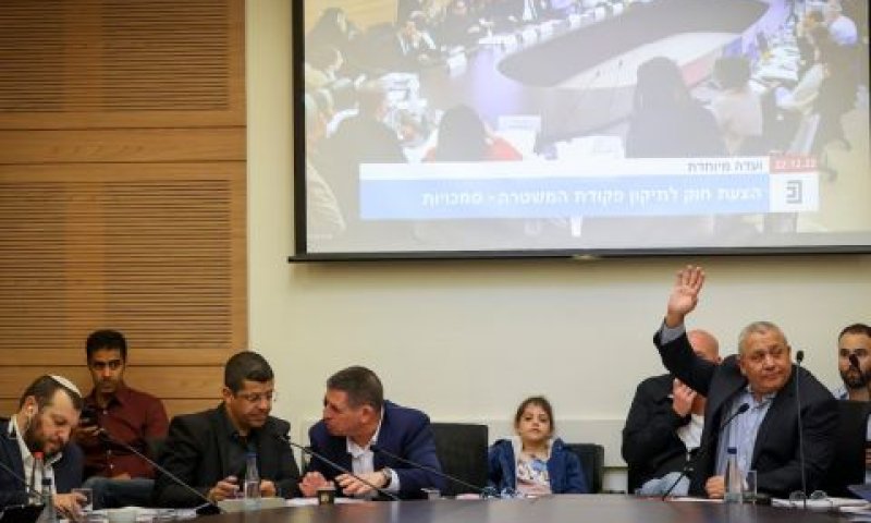 ההצבעה בוועדה [צילום: נועם מושקוביץ/דוברות הכנסת]