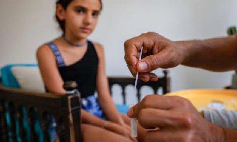 בדיקת אנטיגן [צילום: אוליביה פיטוסי/פלאש 90]