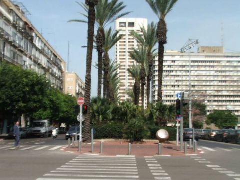 רחוב מלכי ישראל לפני השיפוץ [צילום: עיריית תל אביב]