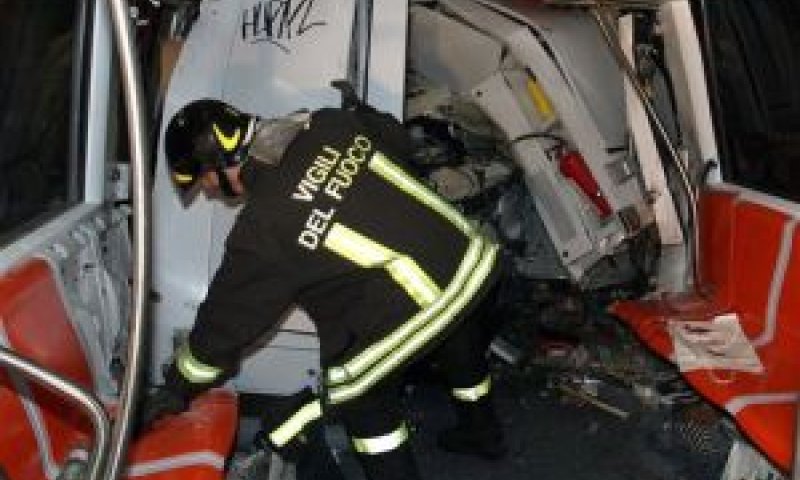 תאונה בתחתית ברומא [צילום: AP]