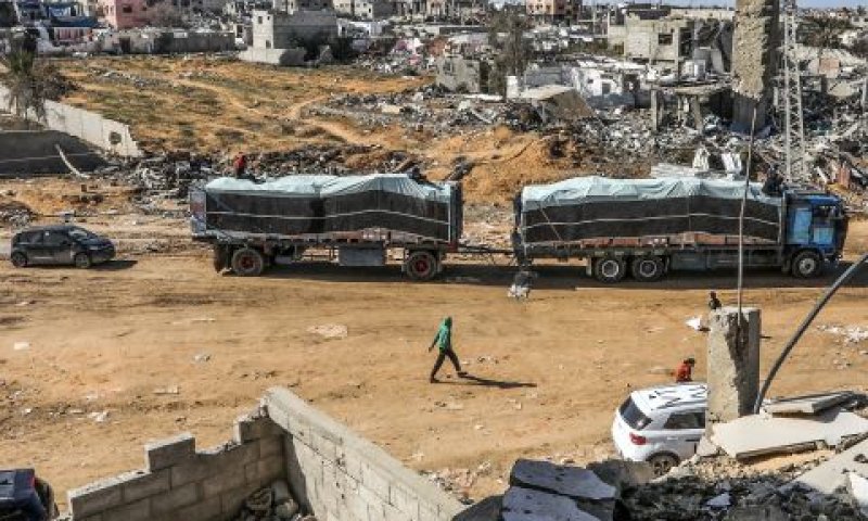 משאיות סיוע בעזה [צילום: עבד אל-רחים חטיב/פלאש 90]