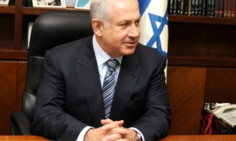 ראש הממשלה שוקל מינוי שר בריאות. נתניהו בלשכתו [צילום: פלאש 90]
