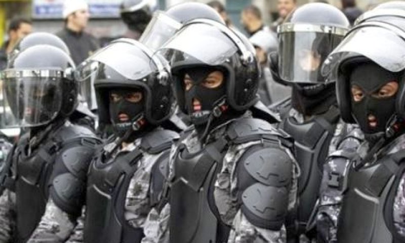 שוטרים ירדניים. החוליה נתפסה [צילום ארכיון: AP]