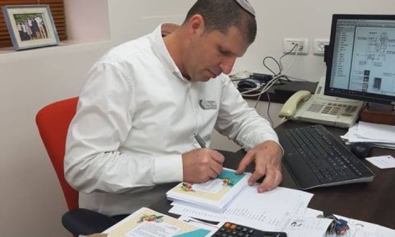 אשכנזי. שכר כאחרון המלצרים [צילום: יח"צ]