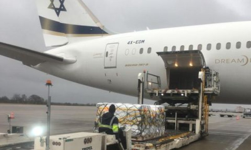 מטוס אל על שהביא את המשלוח