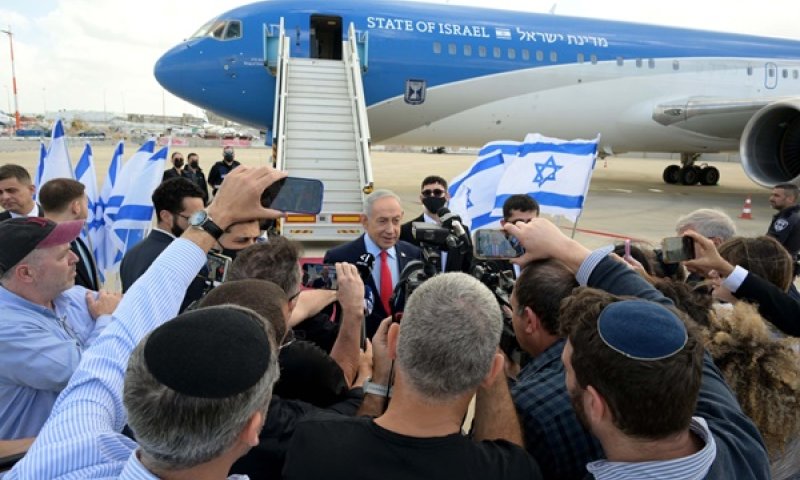 נתניהו, הבוקר בנתב"ג לפני ההמראה לארה"ב [צילום: אבי אוחיון, לע"מ]