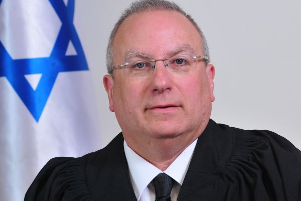 דורות. בני משפחת טוקצ'ינסקי פעלו בניגוד עניינים