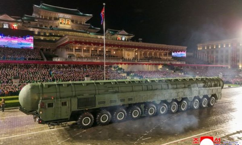 Hwasong-20. טיל בין יבשתי בעל ראש נפץ גרעיני שיכול להגיע לכל נקודה בארה"ב [צילום: AP/KCNA]