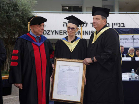 אריאל רייכמן ואודי רקנאטי עם ארנה ברי [צילום: אורן שלו]