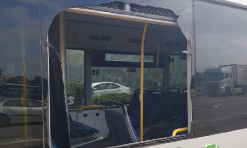 ששה מנופצת באחד האוטובוסים